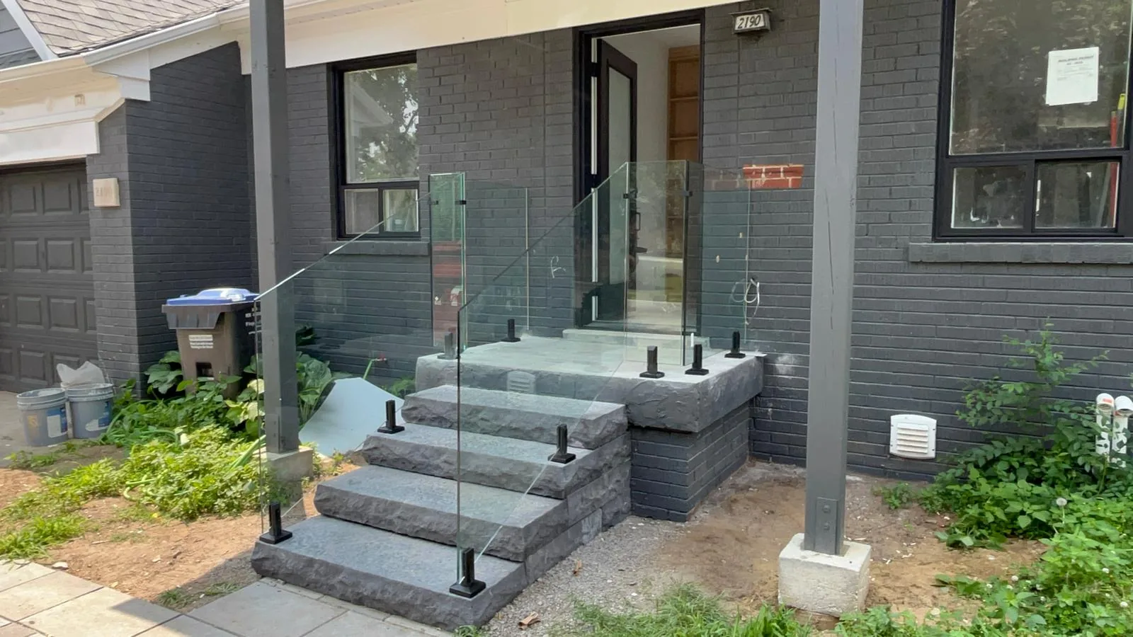 Residential Aluminum & Railings project completed by ALUWORLD LTD