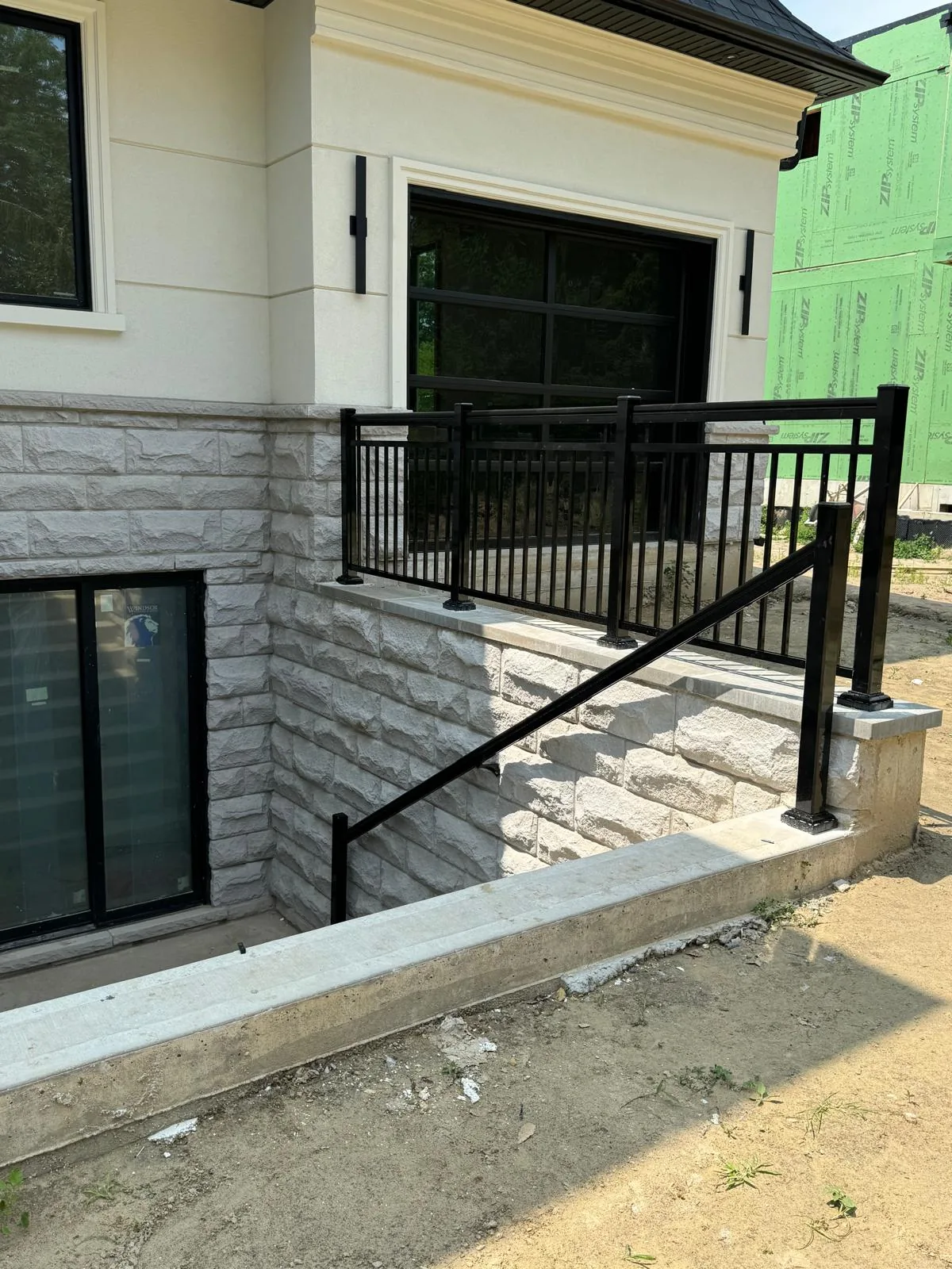Residential Aluminum & Railings project completed by ALUWORLD LTD